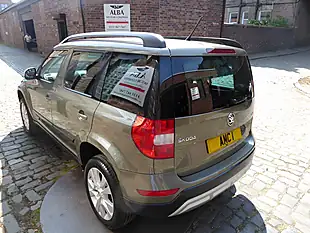 Used 2016 Skoda Yeti Se L Outdoor Green - Interior and Exterior details 4