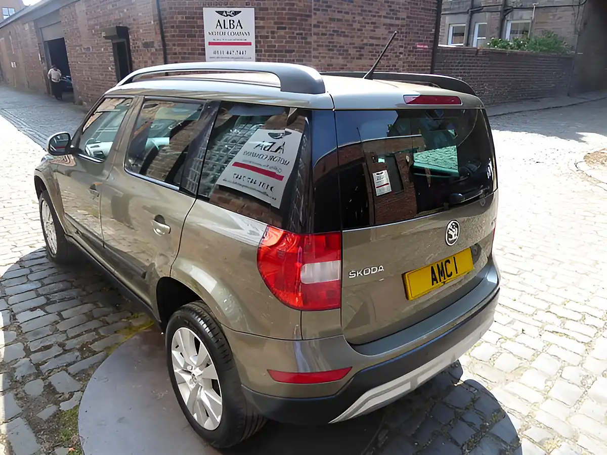 Used 2016 Skoda Yeti Se L Outdoor Green - Interior and Exterior details 4