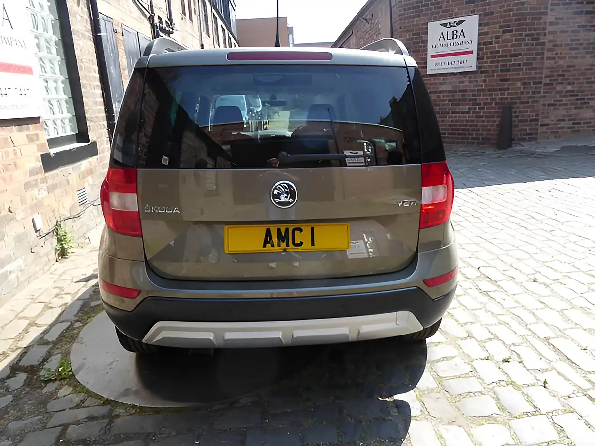 Used 2016 Skoda Yeti Se L Outdoor Green - Interior and Exterior details 5