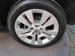 Used 2016 Skoda Yeti Se L Outdoor Green - Interior and Exterior details 8