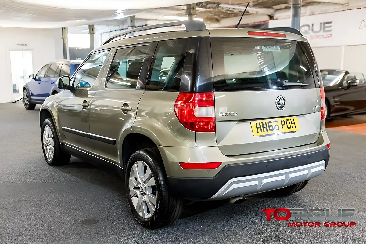 Used 2016 Skoda Yeti Se L Outdoor Green - Interior and Exterior details 11