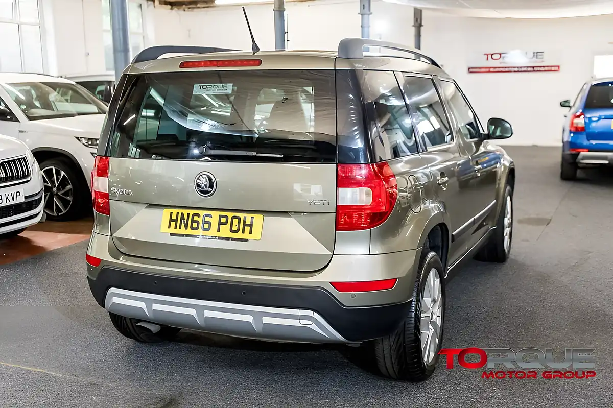 Used 2016 Skoda Yeti Se L Outdoor Green - Interior and Exterior details 12