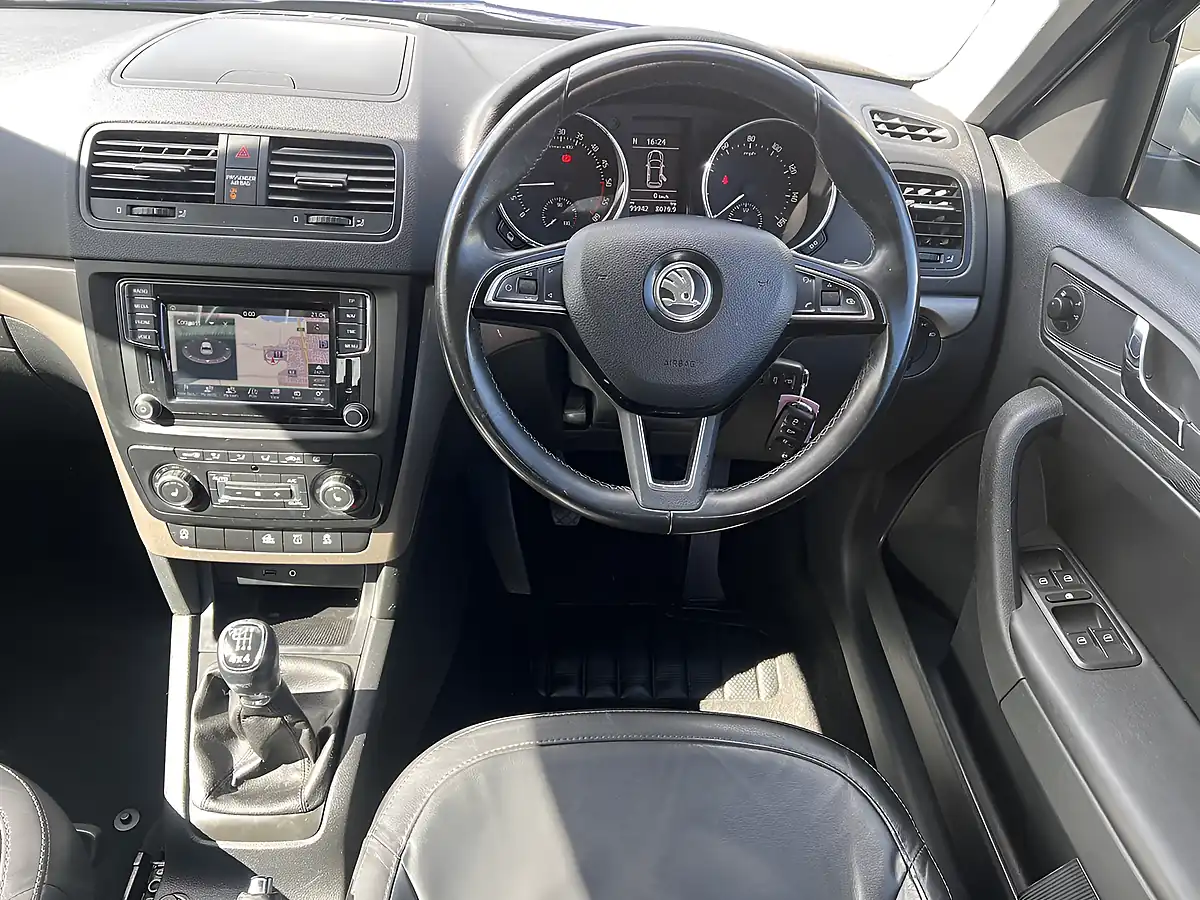 Used 2016 Skoda Yeti Se L Outdoor Pacific Blue - Interior and Exterior details 11