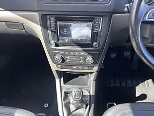 Used 2016 Skoda Yeti Se L Outdoor Pacific Blue - Interior and Exterior details 12
