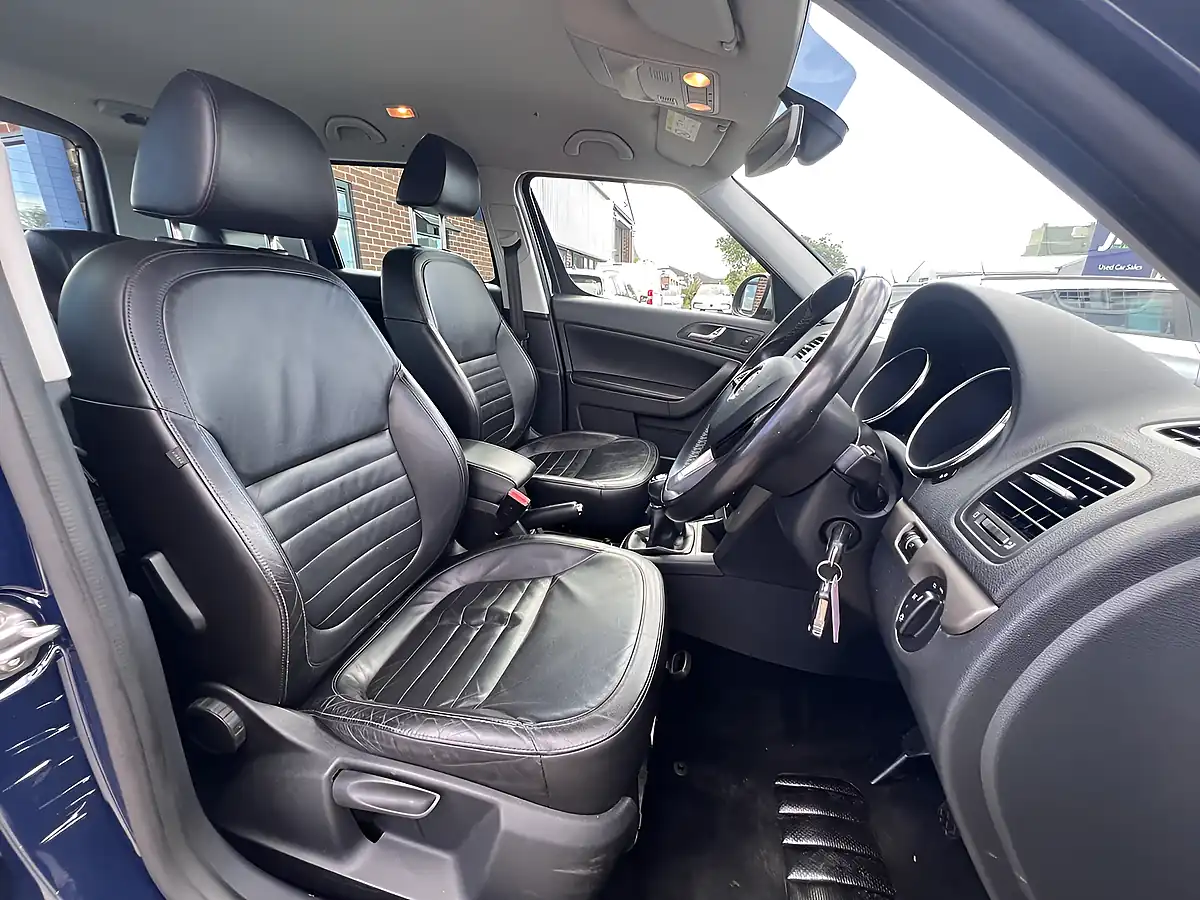 Used 2016 Skoda Yeti Se L Outdoor Pacific Blue - Interior and Exterior details 3