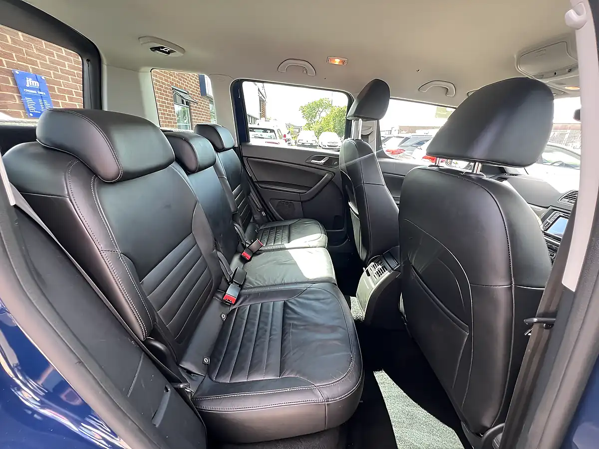 Used 2016 Skoda Yeti Se L Outdoor Pacific Blue - Interior and Exterior details 4