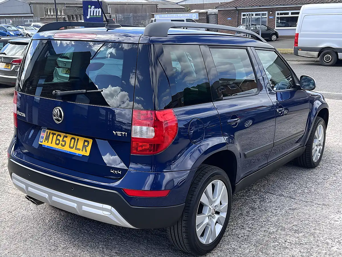 Used 2016 Skoda Yeti Se L Outdoor Pacific Blue - Interior and Exterior details 6