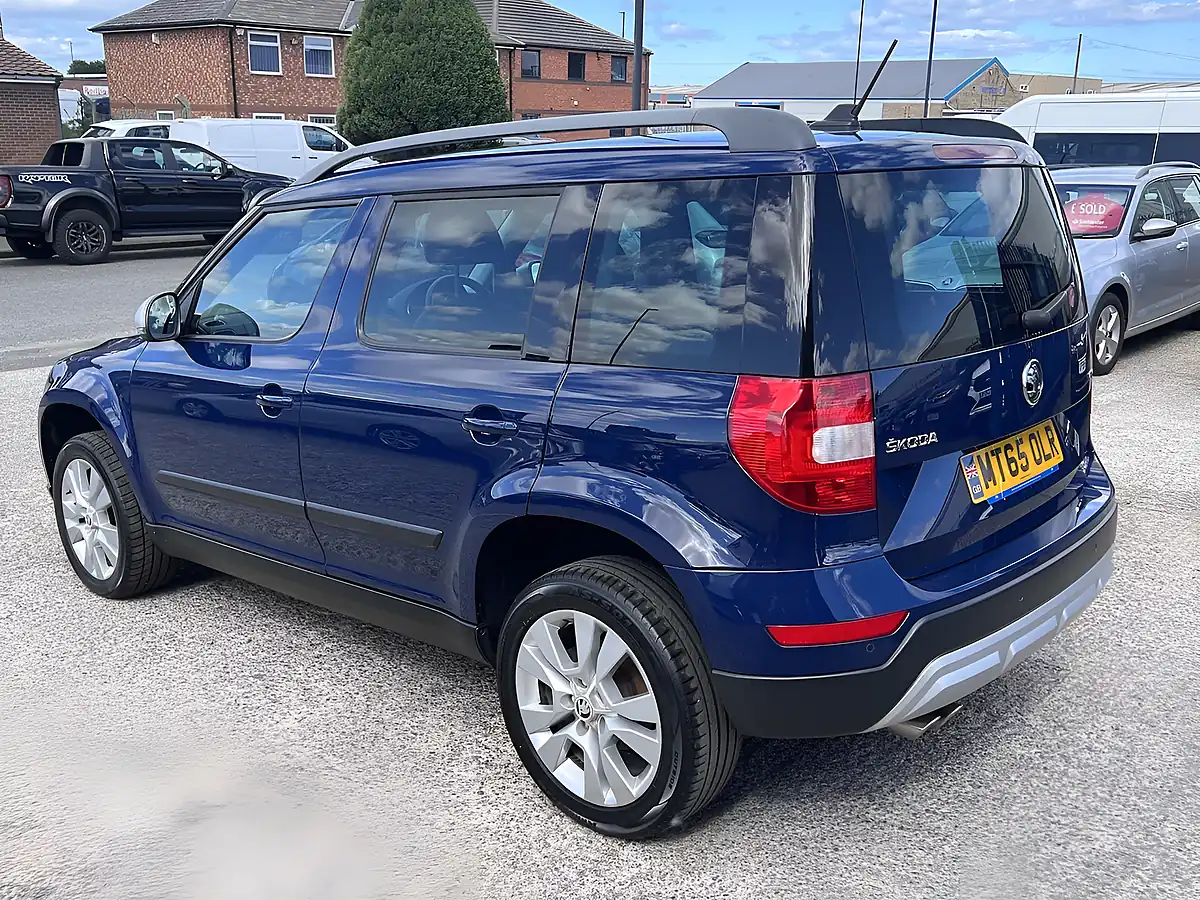 Used 2016 Skoda Yeti Se L Outdoor Pacific Blue - Interior and Exterior details 8