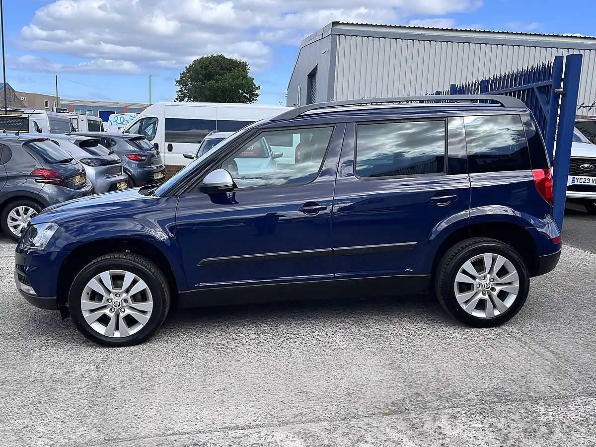 Used 2016 Skoda Yeti Se L Outdoor Pacific Blue - Interior and Exterior details 9