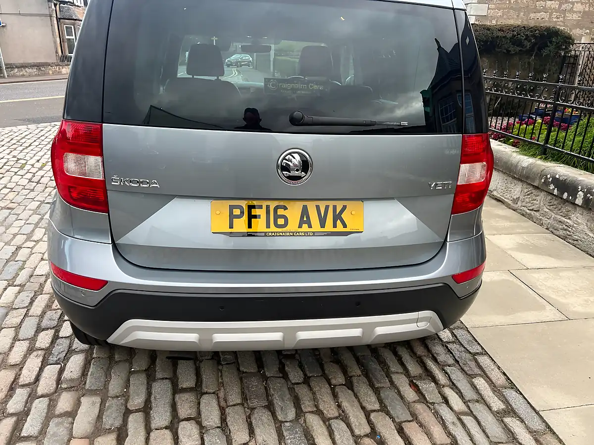 Used 2016 Skoda Yeti Se L Outdoor Quartz Grey - Interior and Exterior details 12