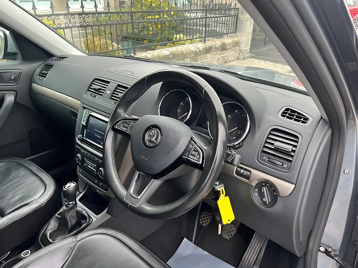 Used 2016 Skoda Yeti Se L Outdoor Quartz Grey - Interior and Exterior details 16