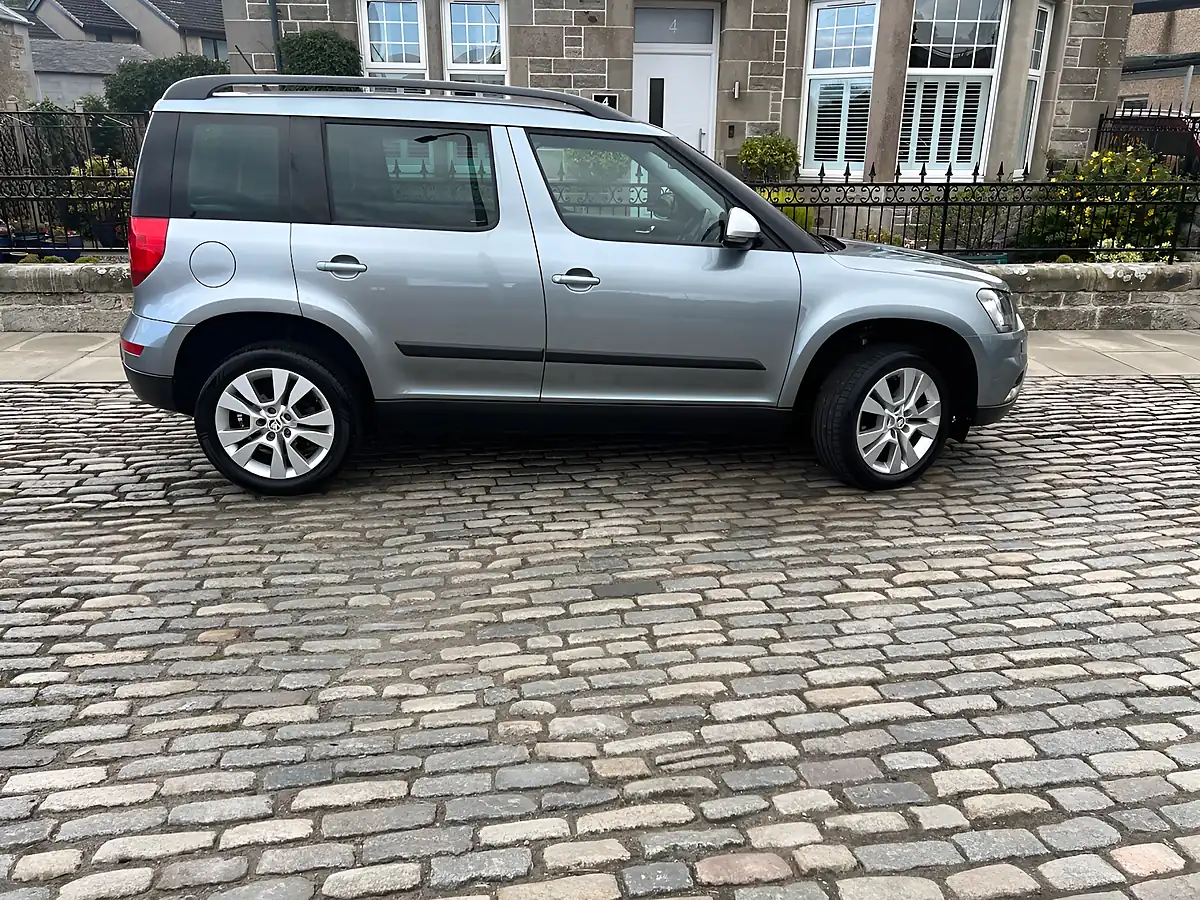 Used 2016 Skoda Yeti Se L Outdoor Quartz Grey - Interior and Exterior details 7
