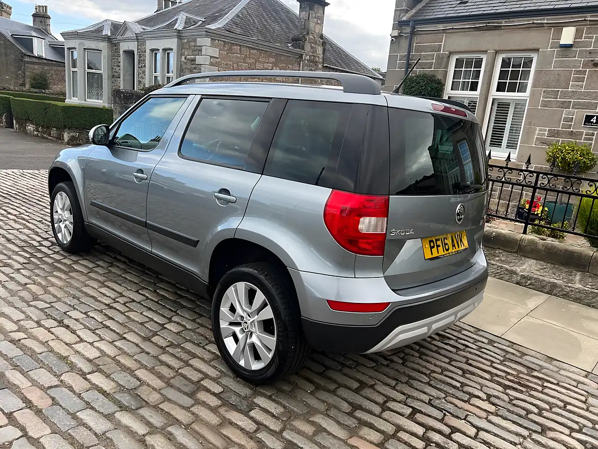 Used 2016 Skoda Yeti Se L Outdoor Quartz Grey - Interior and Exterior details 8