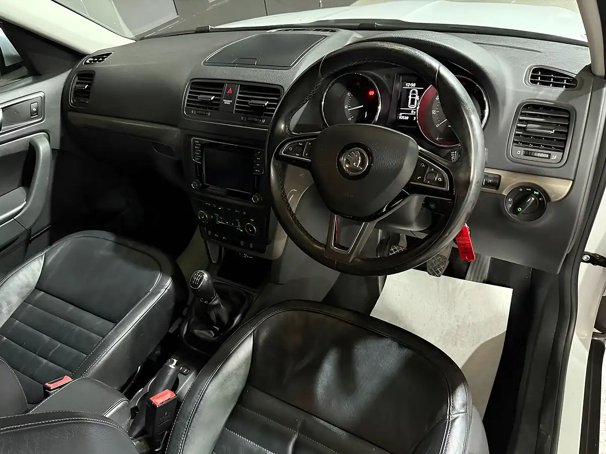 Used 2016 Skoda Yeti Se L Outdoor White - Interior and Exterior details 16