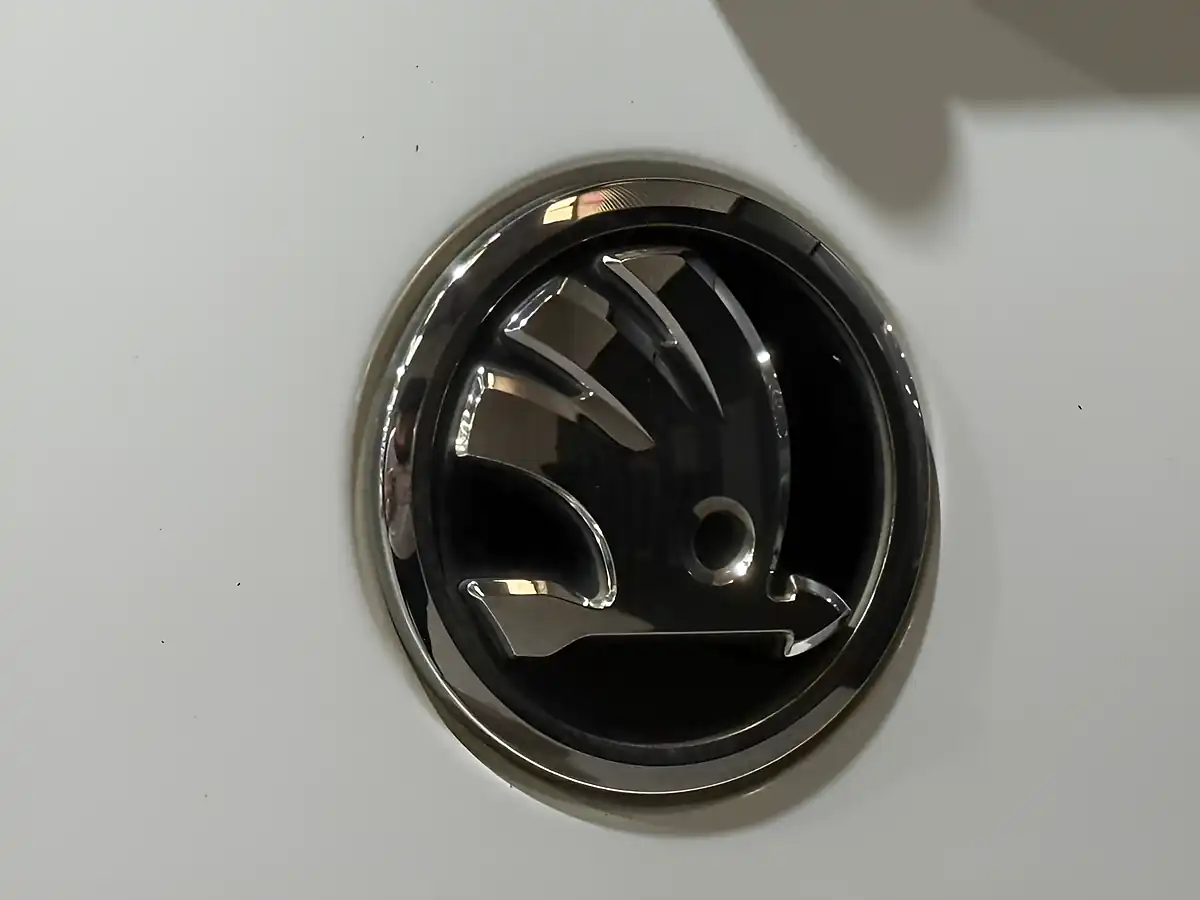 Used 2016 Skoda Yeti Se L Outdoor White - Interior and Exterior details 17