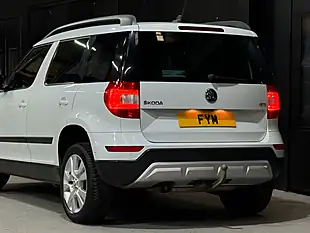 Used 2016 Skoda Yeti Se L Outdoor White - Interior and Exterior details 19