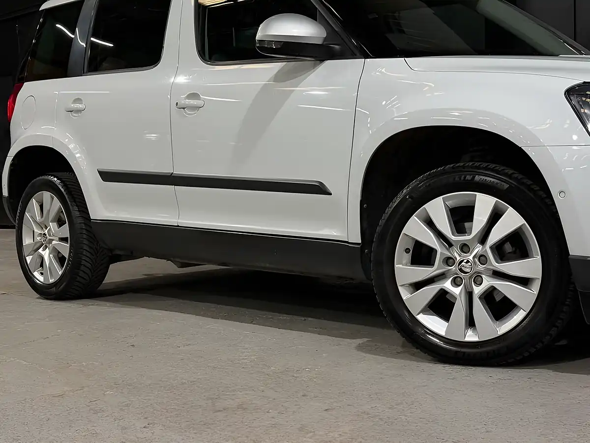Used 2016 Skoda Yeti Se L Outdoor White - Interior and Exterior details 20