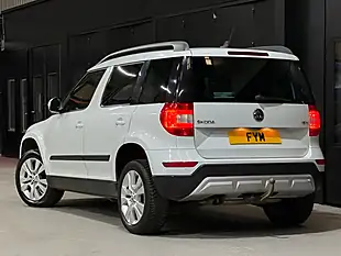 Used 2016 Skoda Yeti Se L Outdoor White - Interior and Exterior details 5