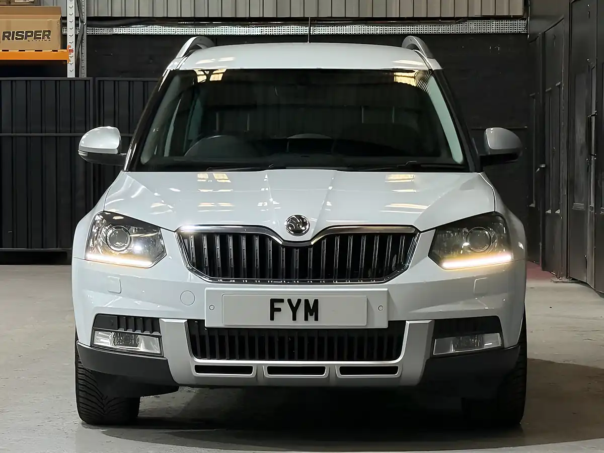 Used 2016 Skoda Yeti Se L Outdoor White - Interior and Exterior details 7