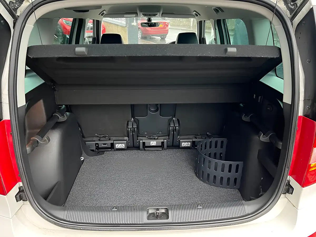 Used 2016 Skoda Yeti Se L White - Interior and Exterior details 10