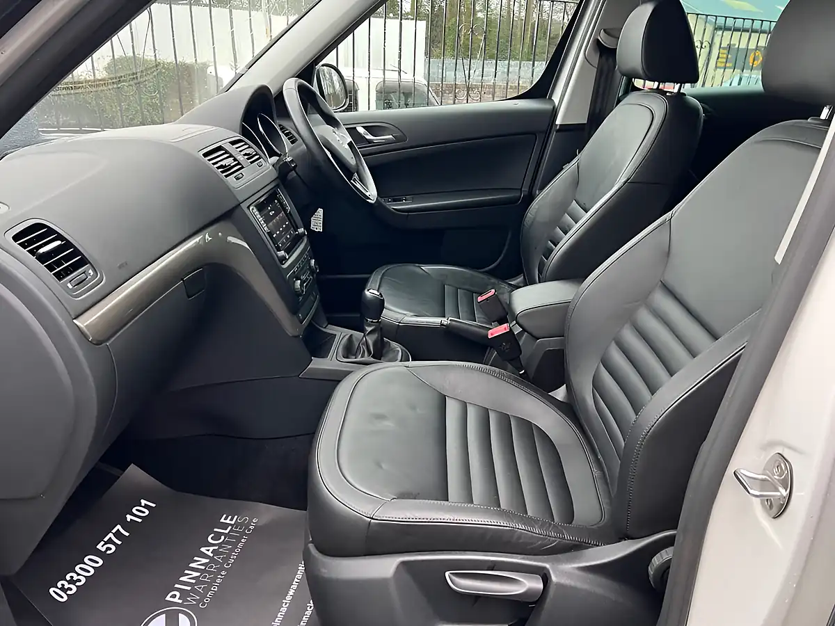 Used 2016 Skoda Yeti Se L White - Interior and Exterior details 14