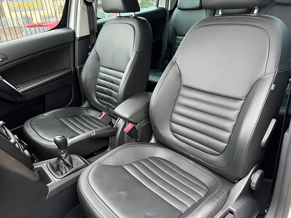 Used 2016 Skoda Yeti Se L White - Interior and Exterior details 15