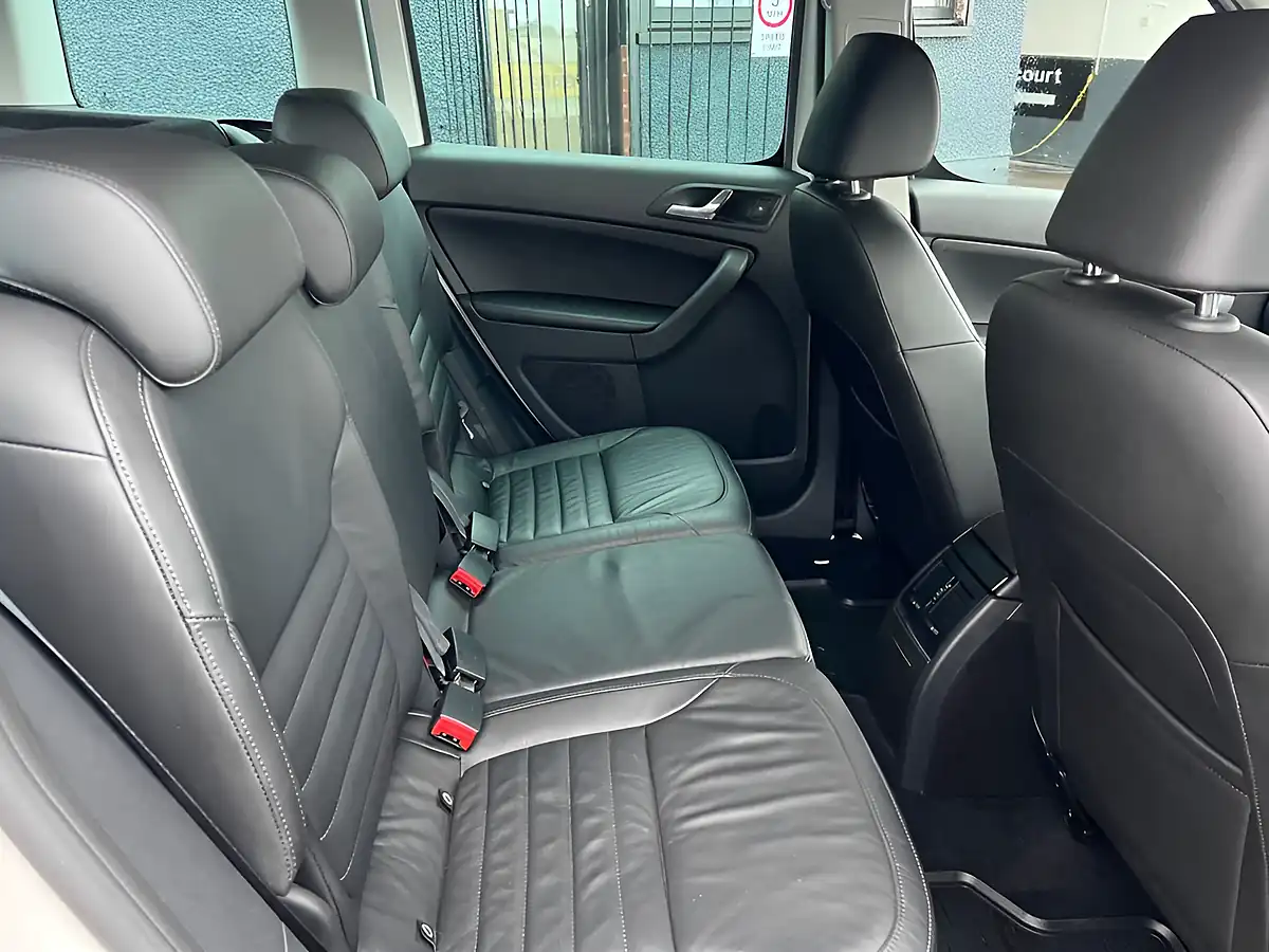 Used 2016 Skoda Yeti Se L White - Interior and Exterior details 16