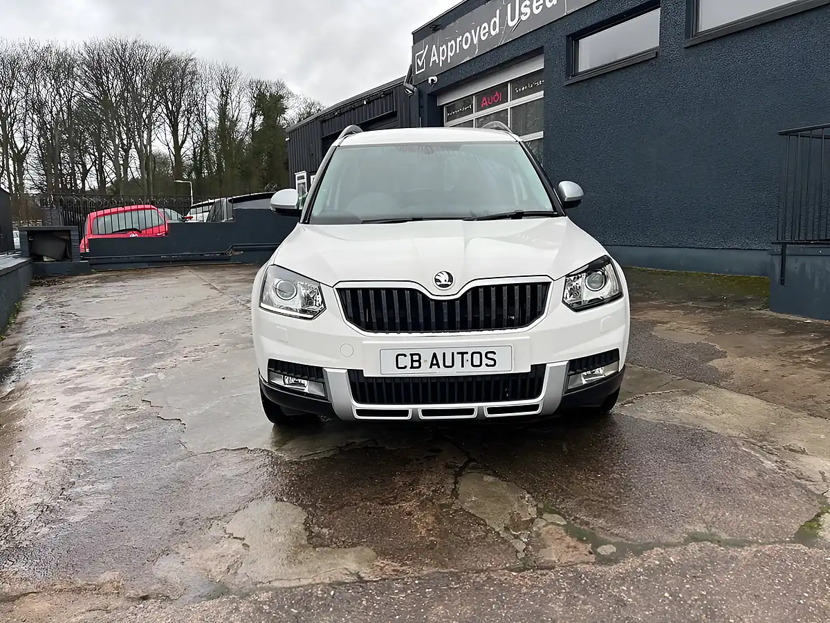 Used 2016 Skoda Yeti Se L White - Interior and Exterior details 2