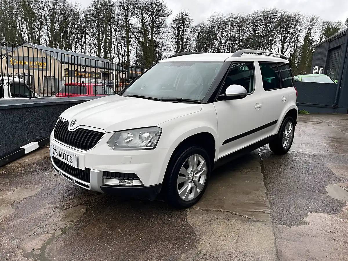 Used 2016 Skoda Yeti Se L White - Interior and Exterior details 8
