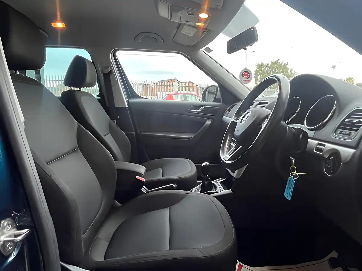 Used 2016 Skoda Yeti Se Outdoor Blue - Interior and Exterior details 4