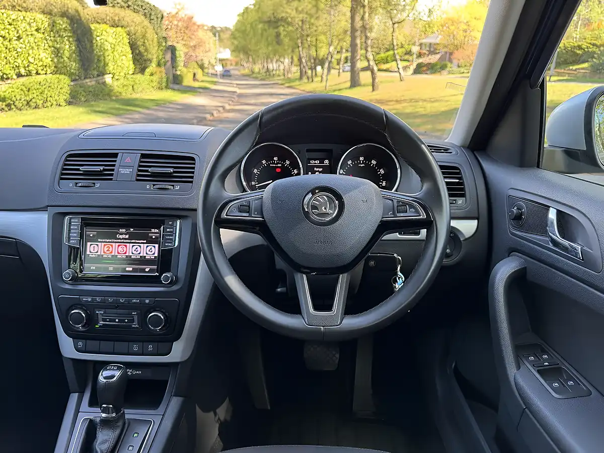 Used 2016 Skoda Yeti Se Outdoor Blue - Interior and Exterior details 12