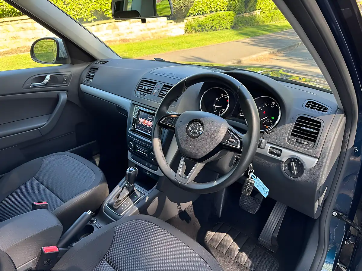 Used 2016 Skoda Yeti Se Outdoor Blue - Interior and Exterior details 5