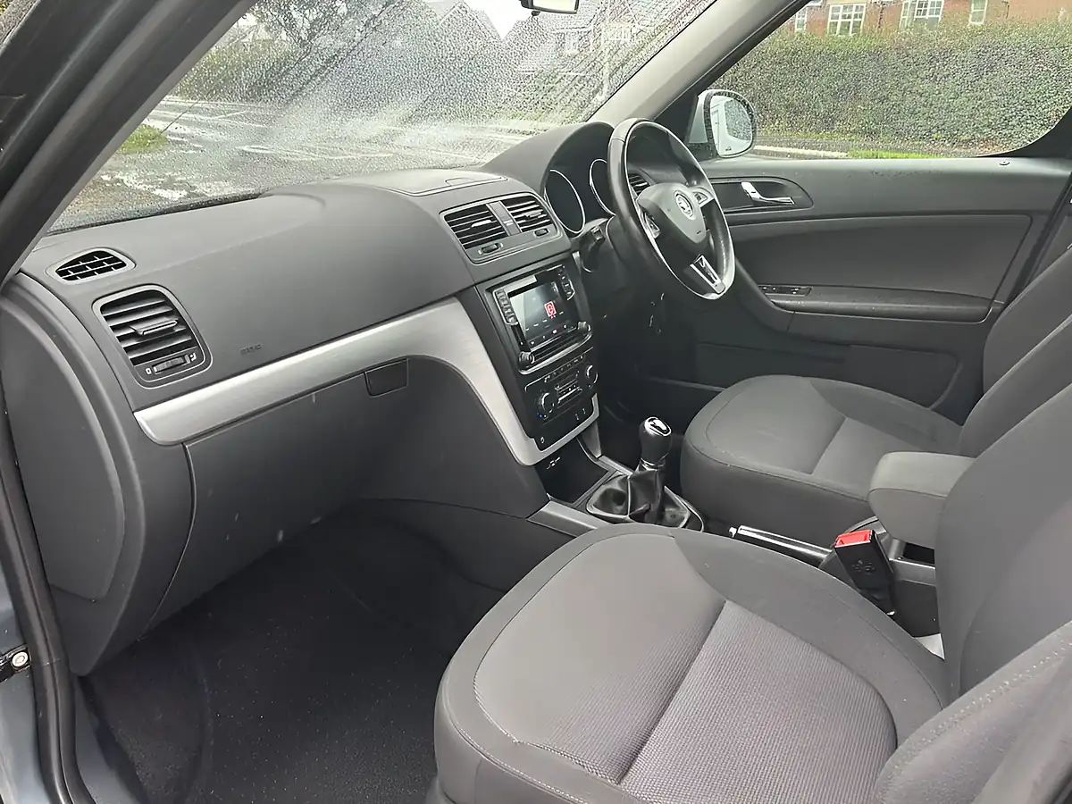 Used 2016 Skoda Yeti Se Outdoor Grey - Interior and Exterior details 10