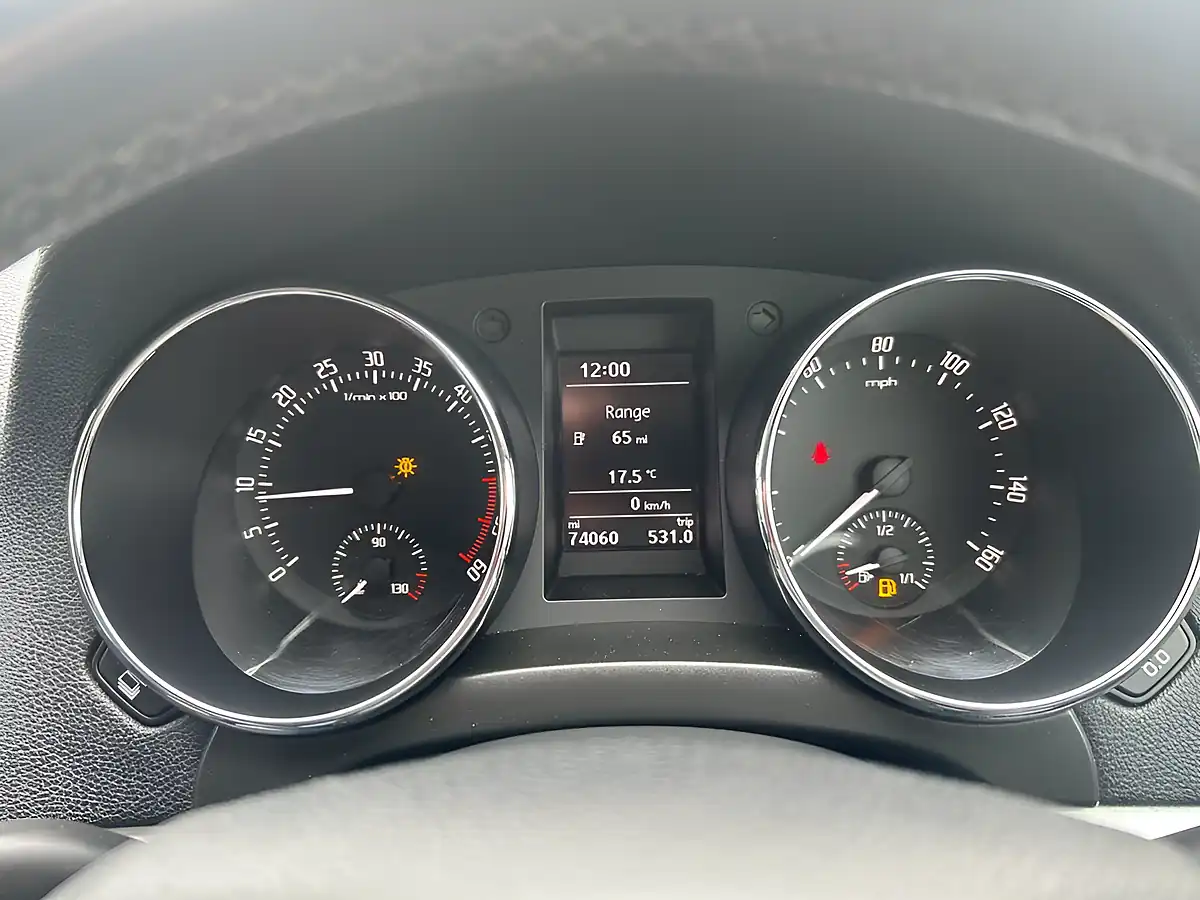 Used 2016 Skoda Yeti Se Outdoor Grey - Interior and Exterior details 3