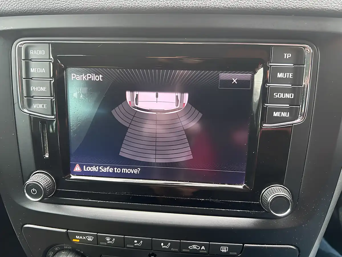 Used 2016 Skoda Yeti Se Outdoor Grey - Interior and Exterior details 5
