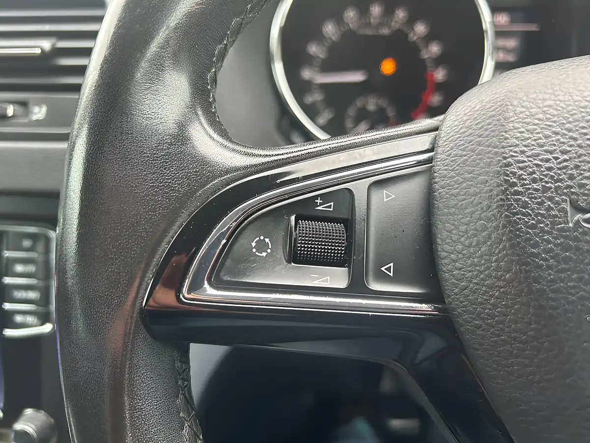 Used 2016 Skoda Yeti Se Outdoor Grey - Interior and Exterior details 7