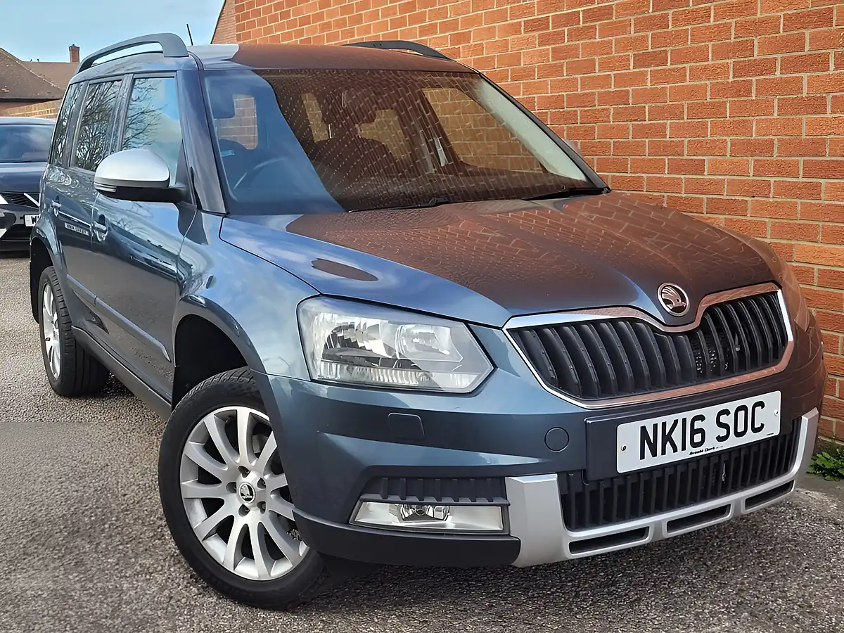 Used 2016 Skoda Yeti Se Outdoor Grey - Interior and Exterior details 11