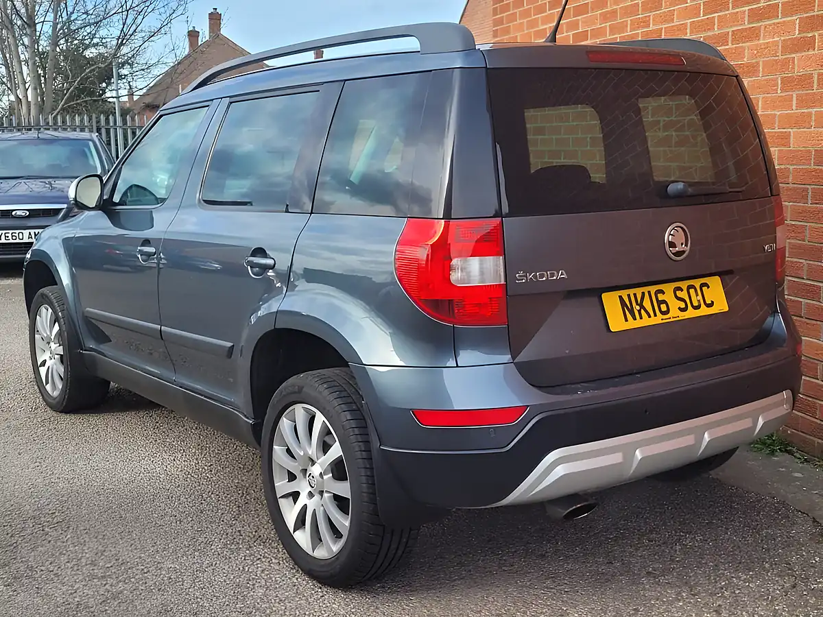 Used 2016 Skoda Yeti Se Outdoor Grey - Interior and Exterior details 3