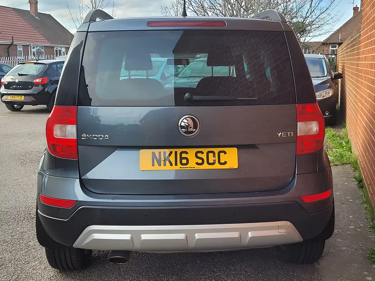 Used 2016 Skoda Yeti Se Outdoor Grey - Interior and Exterior details 4
