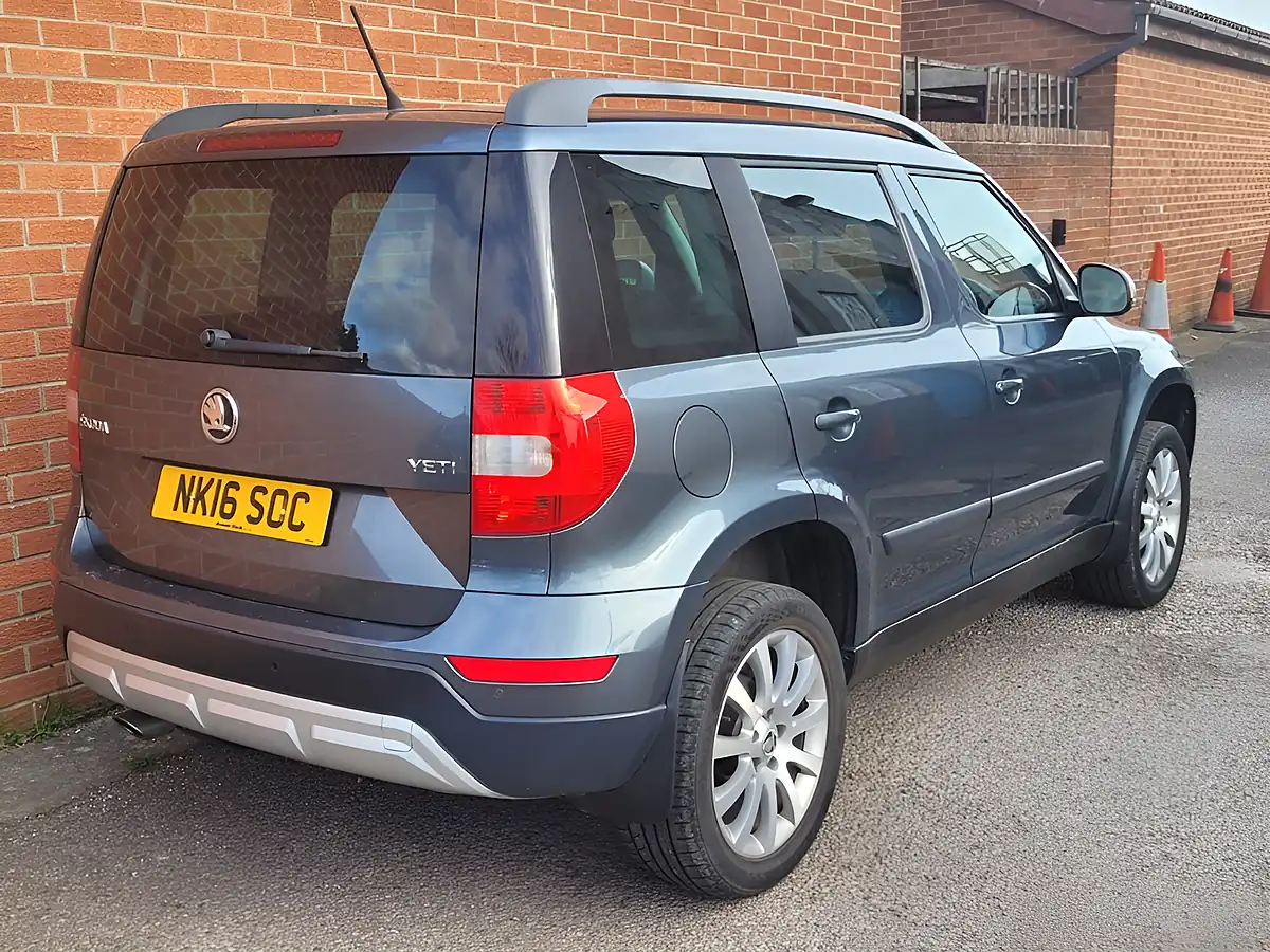 Used 2016 Skoda Yeti Se Outdoor Grey - Interior and Exterior details 6