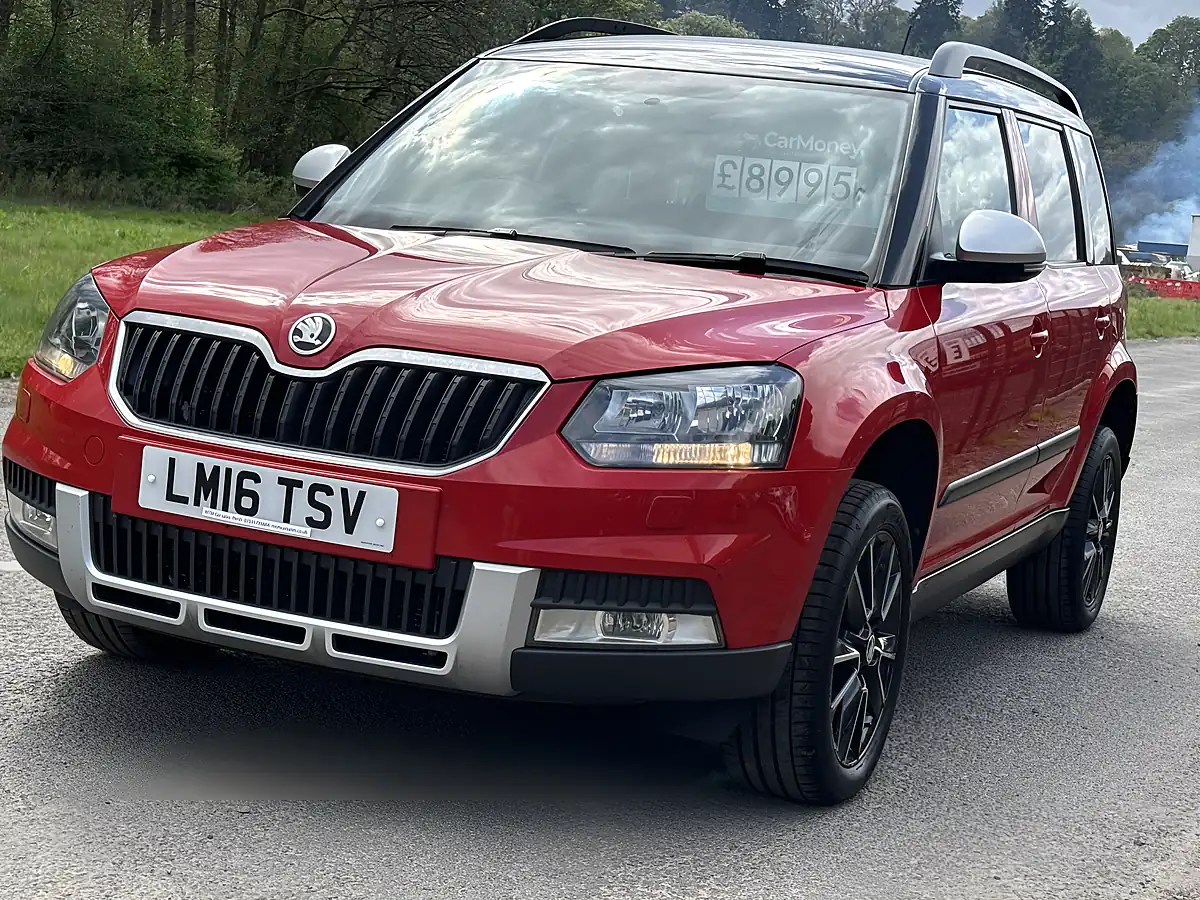 Used 2016 Skoda Yeti Se Red - Interior and Exterior details 10