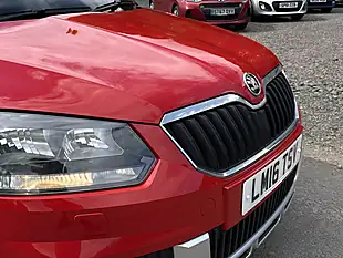 Used 2016 Skoda Yeti Se Red - Interior and Exterior details 12
