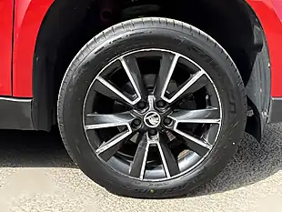 Used 2016 Skoda Yeti Se Red - Interior and Exterior details 13