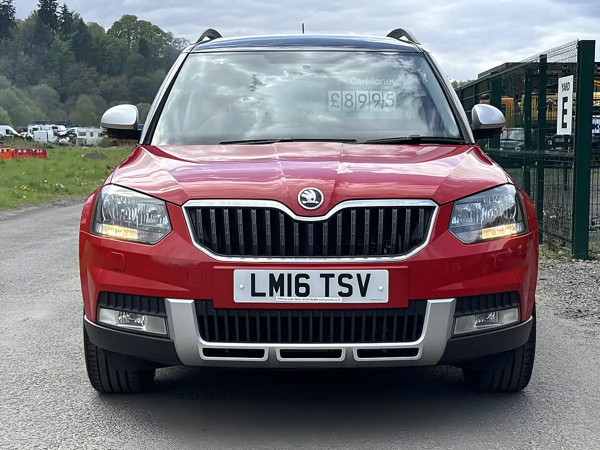 Used 2016 Skoda Yeti Se Red - Interior and Exterior details 2