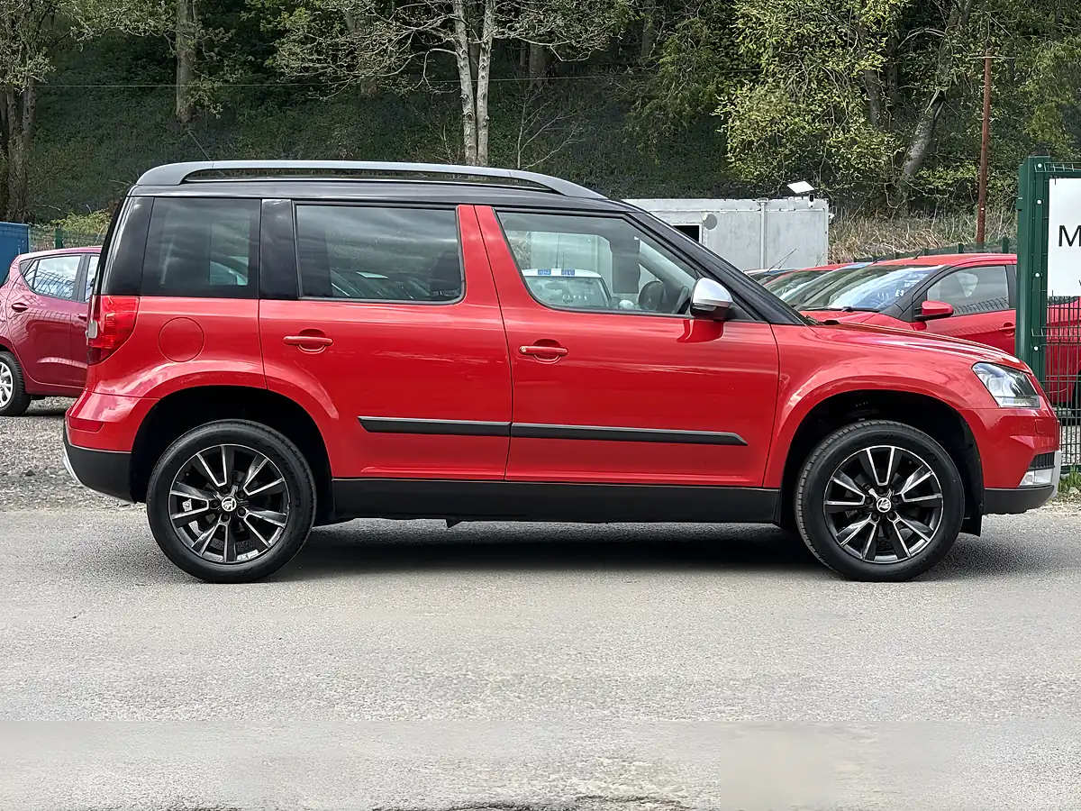 Used 2016 Skoda Yeti Se Red - Interior and Exterior details 5