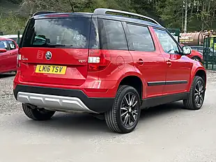 Used 2016 Skoda Yeti Se Red - Interior and Exterior details 6