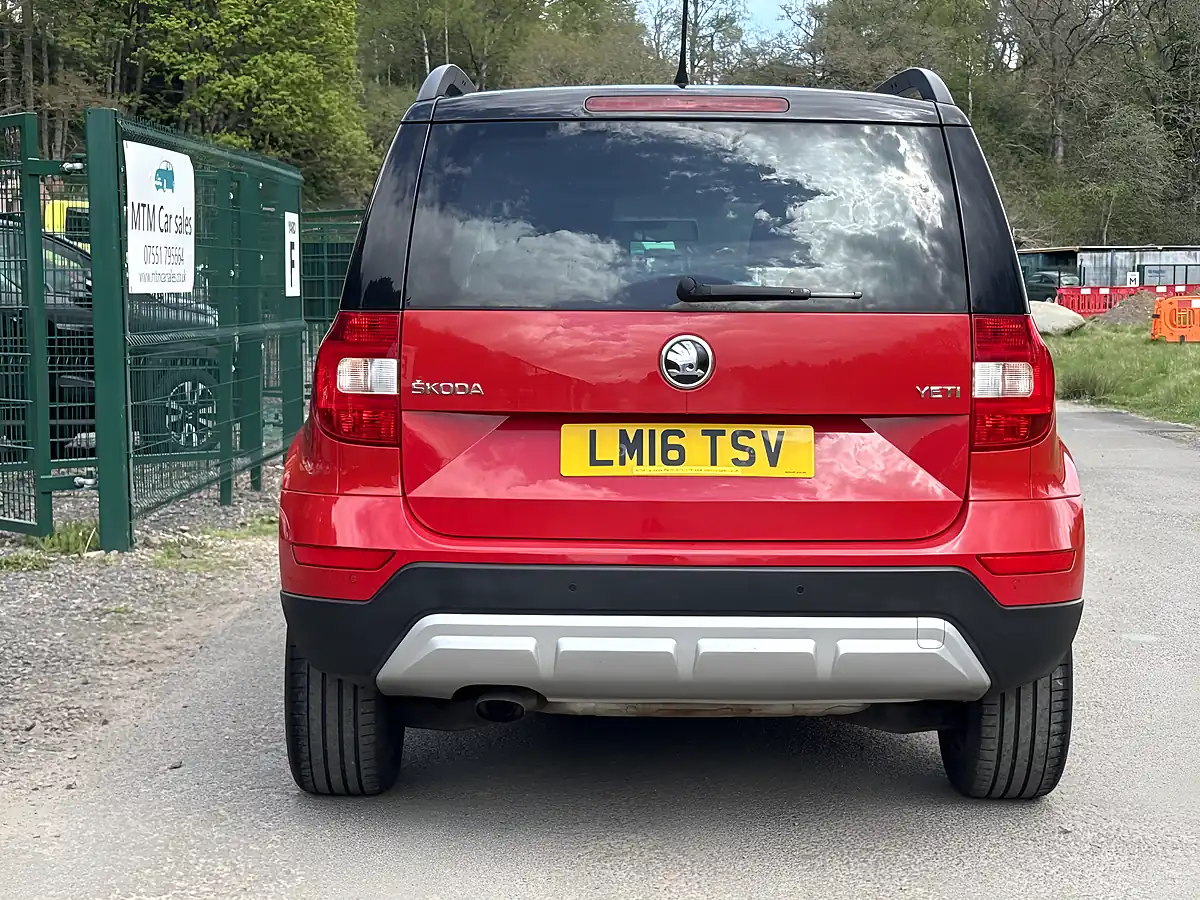 Used 2016 Skoda Yeti Se Red - Interior and Exterior details 7