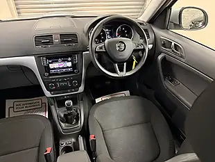 Used 2016 Skoda Yeti Se Silver - Interior and Exterior details 10