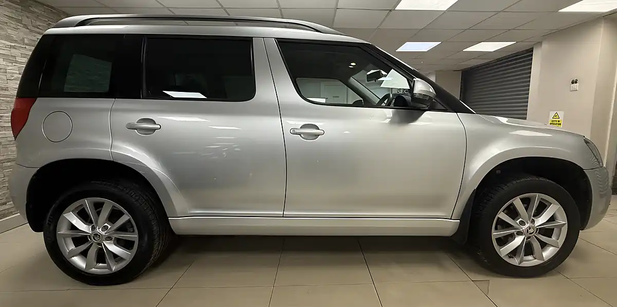 Used 2016 Skoda Yeti Se Silver - Interior and Exterior details 13