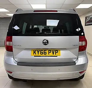 Used 2016 Skoda Yeti Se Silver - Interior and Exterior details 15